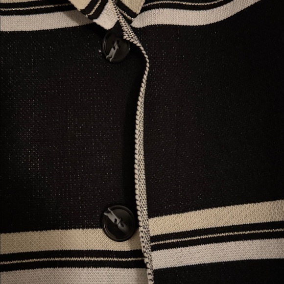 NWT COATIGAN - Picture 3 of 3